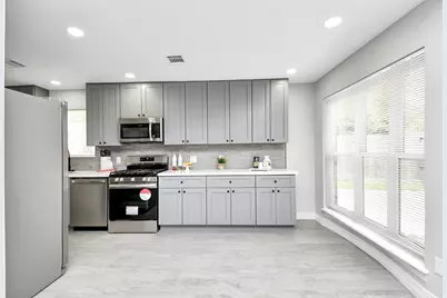 9726 Springmont Drive, Houston, TX 77080 - Photo 20