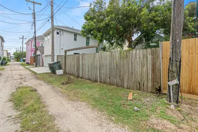 2115 Avenue O 1/2, Galveston, TX 77550 - Photo 40