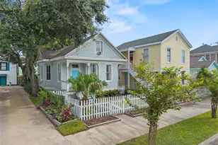 2115 Ave O 1/2, Galveston, TX 77550 - Photo 2