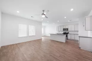 14206 Wonder Lake Ln, Conroe, TX 77384 - Photo 2