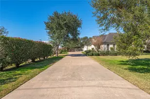 204 Leisure Ln, Friendswood, TX 77546 - Photo 42