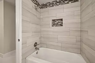 1102 Belaya Ln, Houston, TX 77090 - Photo 30