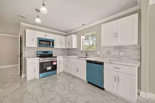 1102 Belaya Ln, Houston, TX 77090 - Photo 8