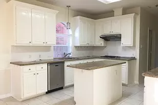17503 Sunny Trail Ln, Sugar Land, TX 77479 - Photo 2