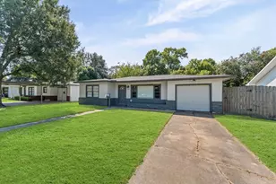 921 22nd Ave N, Texas City, TX 77590 - Photo 2