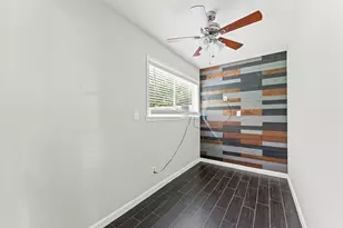 921 22nd Ave N, Texas City, TX 77590 - Photo 10