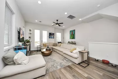 3905 Pinemont Drive #E, Houston, TX 77018 - Photo 8