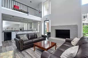 2230 S Piney Point Rd, Houston, TX 77063 - Photo 14