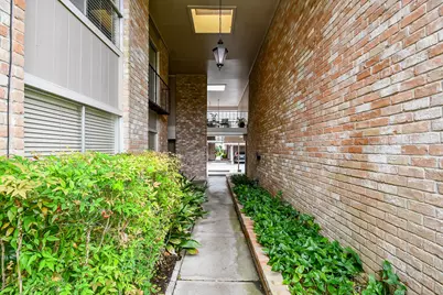 2230 S Piney Point Road #221, Houston, TX 77063 - Photo 4