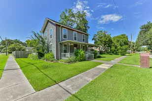 503 W Blum St, Alvin, TX 77511 - Photo 4