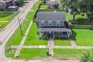 503 W Blum St, Alvin, TX 77511 - Photo 32