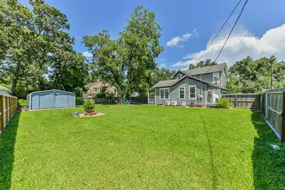 503 W Blum Street, Alvin, TX 77511 - Photo 28