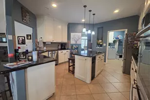 318 Sunrise Blvd, Angleton, TX 77515 - Photo 10