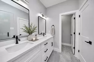 2202 Carr St, Houston, TX 77026 - Photo 8
