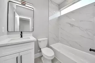2202 Carr St, Houston, TX 77026 - Photo 20