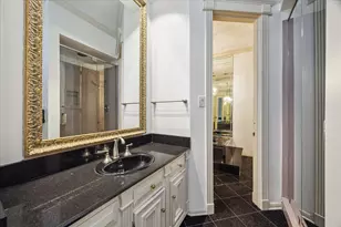 45 Bayou Pointe Dr, Houston, TX 77063 - Photo 36