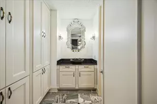 45 Bayou Pointe Dr, Houston, TX 77063 - Photo 8