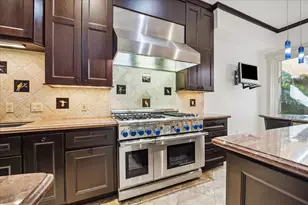 45 Bayou Pointe Dr, Houston, TX 77063 - Photo 22