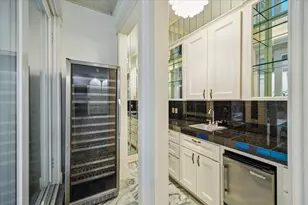 45 Bayou Pointe Dr, Houston, TX 77063 - Photo 10