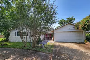 5325 Schumacher Ln, Houston, TX 77056 - Photo 1