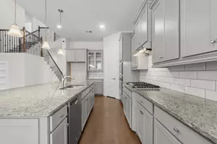 11811 St Augustine Dr, Mont Belvieu, TX 77535 - Photo 14