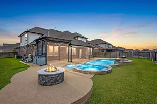 11811 St Augustine Dr, Mont Belvieu, TX 77535 - Photo 8