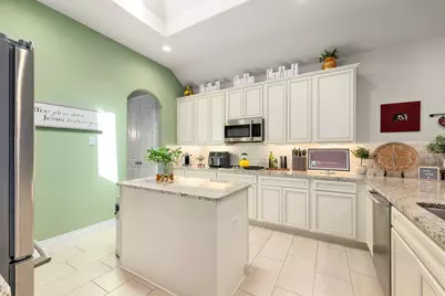 288 Dawn Brook Lane, Conroe, TX 77384 - Photo 10