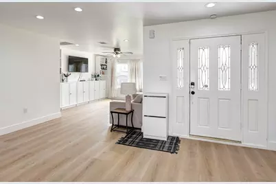 4536 Sunburst Street, Bellaire, TX 77401 - Photo 2