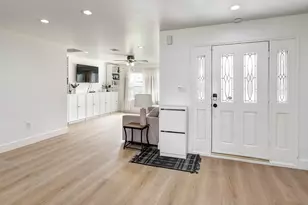 4536 Sunburst St, Bellaire, TX 77401 - Photo 2