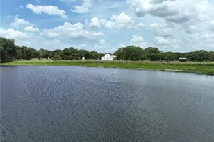 2003 Oak Ridge Rd, Weimar, TX 78962 - Photo 2