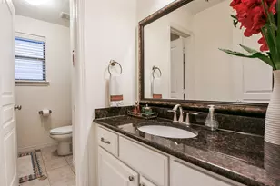 1111 W 26th St, Houston, TX 77008 - Photo 20