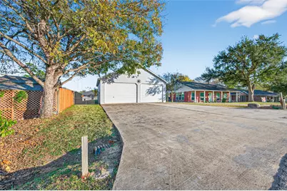 805 Lake View Drive, Montgomery, TX 77356 - Photo 38
