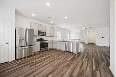 7306 Parkview Drive, Hitchcock, TX 77563 - Photo 12