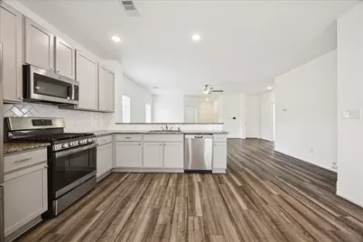 7306 Parkview Drive, Hitchcock, TX 77563 - Photo 4