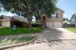 210 Windrift Ct, Sugar Land, TX 77479 - Photo 2