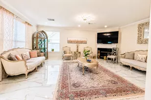 210 Windrift Ct, Sugar Land, TX 77479 - Photo 10