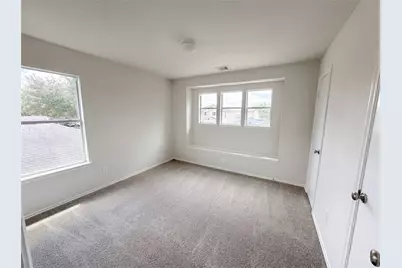939 Staffordale Manor Lane, Houston, TX 77047 - Photo 4