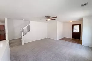 939 Staffordale Manor Ln, Houston, TX 77047 - Photo 8