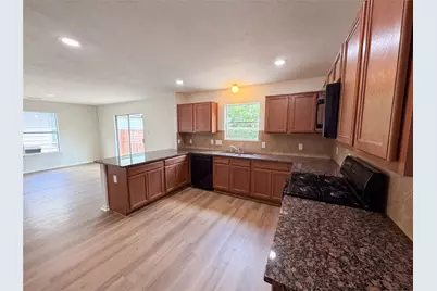 939 Staffordale Manor Lane, Houston, TX 77047 - Photo 10