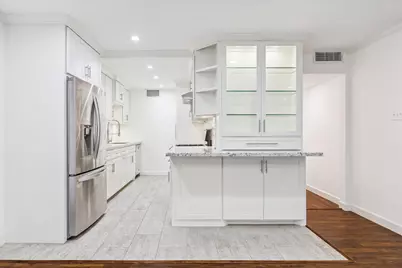 7575 Katy Freeway #4, Houston, TX 77024 - Photo 10