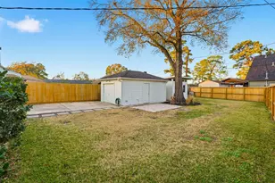 3521 Burgundy Ln, Houston, TX 77023 - Photo 24