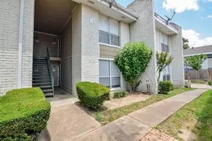 1950 Spenwick Dr, Houston, TX 77055 - Photo 2