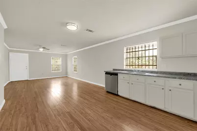 6819 Crestmont St #A, Houston, TX 77033 - Photo 6