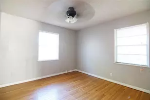 4048 Newshire Dr, Houston, TX 77025 - Photo 8