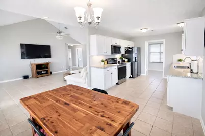 2731 Avenue D, Dickinson, TX 77539 - Photo 12