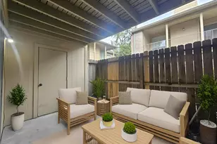 700 Thicket Ln, Houston, TX 77079 - Photo 8