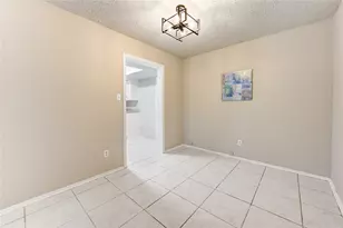 10514 Rancho Bernardo Ln, Sugar Land, TX 77498 - Photo 4