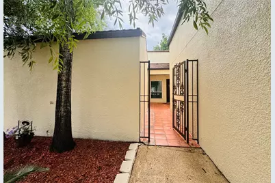 20313 Sunny Shores Drive #B, Humble, TX 77346 - Photo 6