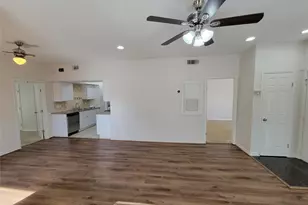 2025 Augusta Dr, Houston, TX 77057 - Photo 8