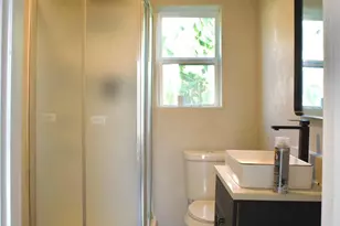 428 Van Molan St, Houston, TX 77022 - Photo 8